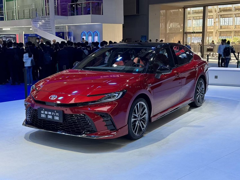 Pilihan Reputasi di Pasar Sedan